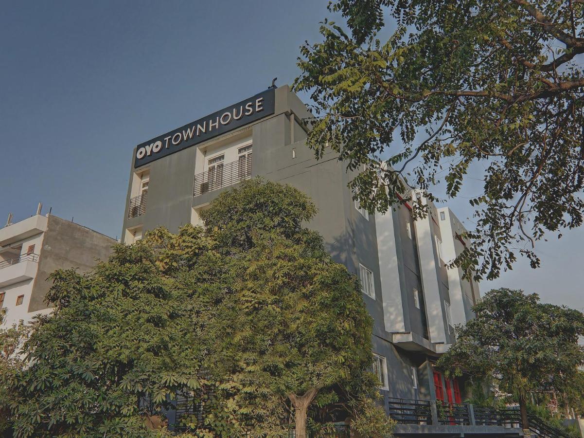 Super Townhouse 139 Ashiyana Smriti Upvan Near Emerald Mall Lucknow Bijnaur Eksteriør billede
