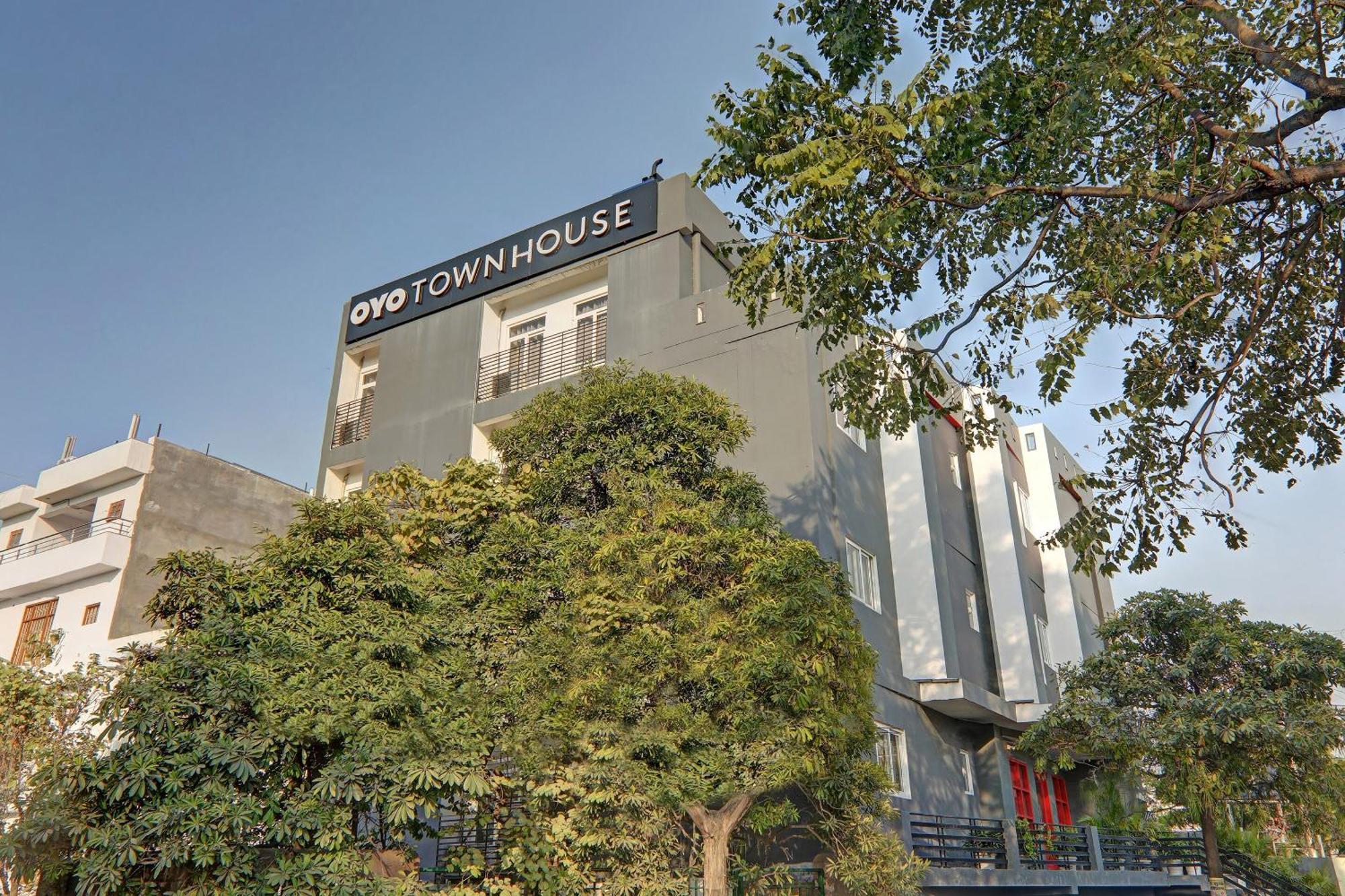 Super Townhouse 139 Ashiyana Smriti Upvan Near Emerald Mall Lucknow Bijnaur Eksteriør billede
